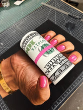 Load image into Gallery viewer, 3D Money Grab pink