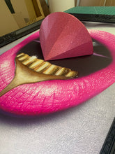 Load image into Gallery viewer, 3D Pink Diamond lips Sculpture